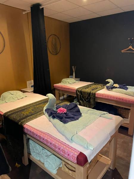 Ou faire un massage en duo pas chère aux huiles chaudes avec des Thaï près de Gujan-Mestras